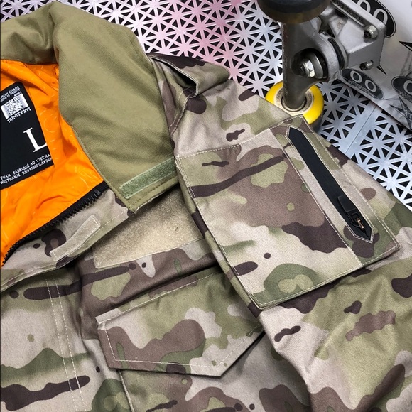 🔥BURTON BLACK OPS HEAVY DUTY SNOWBOARD JACKET🔥 - Picture 11 of 14